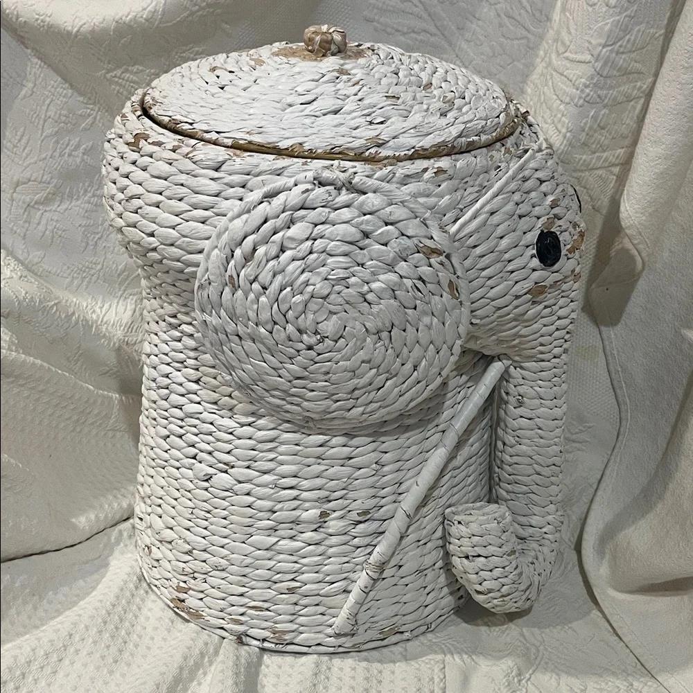 White Woven Elephant‎ Basket